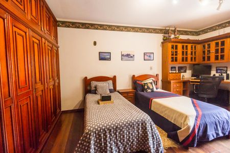 Casa de condomínio à venda com 413m², 3 quartos e 6 vagas Casa de condomínio à venda com 413m², 3 quartos e 6 vagasQuarto 1