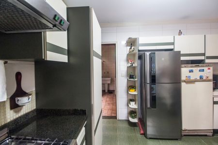 Casa de condomínio à venda com 413m², 3 quartos e 6 vagas Casa de condomínio à venda com 413m², 3 quartos e 6 vagasCozinha