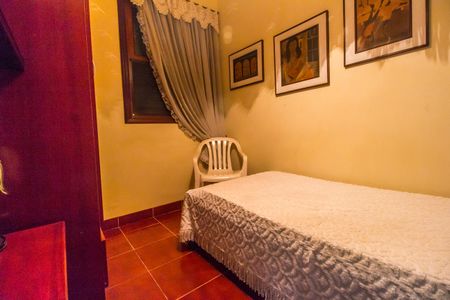 Casa de condomínio à venda com 413m², 3 quartos e 6 vagas Casa de condomínio à venda com 413m², 3 quartos e 6 vagasQuarto de Serviço