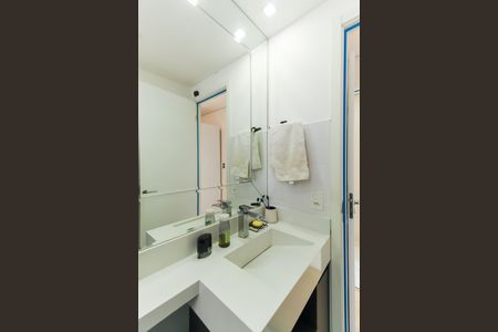 Apartamento à venda com 64m², 2 quartos e 1 vaga Apartamento à venda com 64m², 2 quartos e 1 vagaBanheiro da Suíte 2