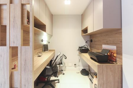 Apartamento à venda com 164m², 3 quartos e 3 vagasEscritório