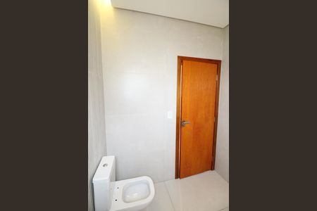 Casa de condomínio para alugar com 280m², 4 quartos e 4 vagasBanheiro Social