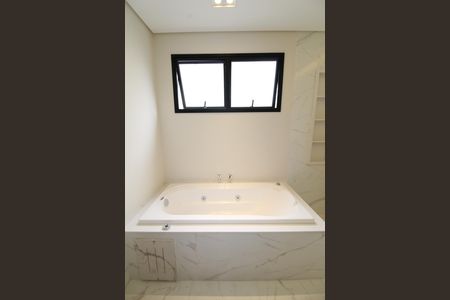 Casa de condomínio para alugar com 280m², 4 quartos e 4 vagasBanheiro da Suíte 3