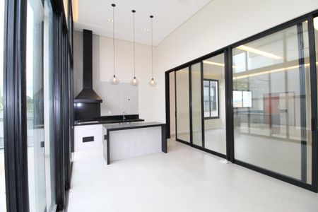 Casa de condomínio para alugar com 280m², 4 quartos e 4 vagasVaranda Gourmet