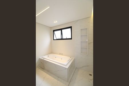 Casa de condomínio para alugar com 280m², 4 quartos e 4 vagasBanheiro da Suíte 3