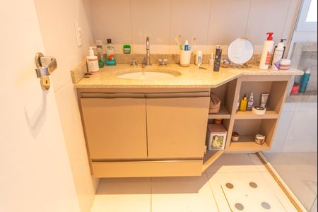 Apartamento à venda com 128m², 4 quartos e 2 vagasBanheiro da Suíte 1