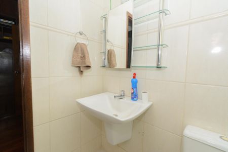 Casa para alugar com 250m², 3 quartos e 5 vagasBanheiro 1