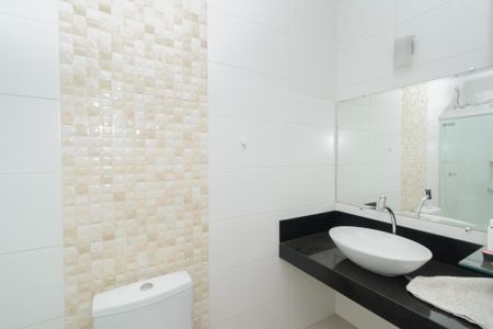 Casa para alugar com 250m², 3 quartos e 5 vagasBanheiro 2