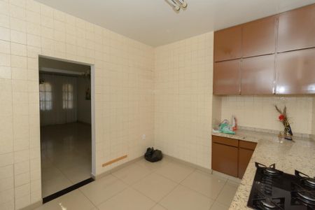 Casa para alugar com 250m², 3 quartos e 5 vagasCozinha