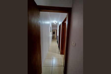 Casa à venda com 190m², 4 quartos e 2 vagasCorredor