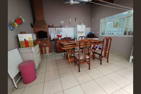 Casa à venda com 190m², 4 quartos e 2 vagasÁrea Externa