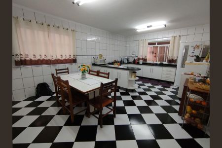 Casa à venda com 190m², 4 quartos e 2 vagasCozinha