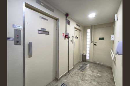 Studio à venda com 37m², 1 quarto e 1 vaga Studio à venda com 37m², 1 quarto e 1 vagaElevadores