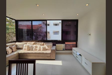 Apartamento para alugar com 110m², 3 quartos e 3 vagasVaranda