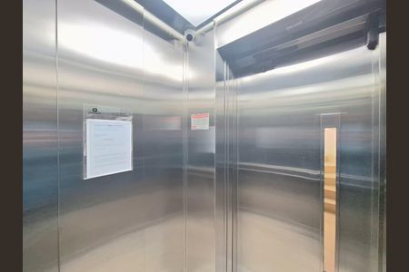 Apartamento à venda com 110m², 4 quartos e 1 vaga Apartamento à venda com 110m², 4 quartos e 1 vagaElevador