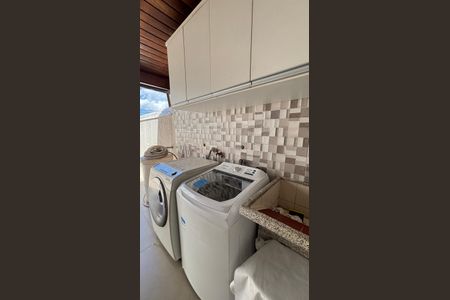 Casa à venda com 263m², 3 quartos e 8 vagasQuintal - Area de Serviço