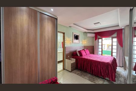 Casa à venda com 263m², 3 quartos e 8 vagasSuite 1