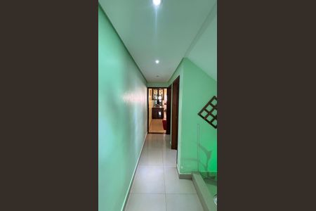 Casa à venda com 263m², 3 quartos e 8 vagasCorredor