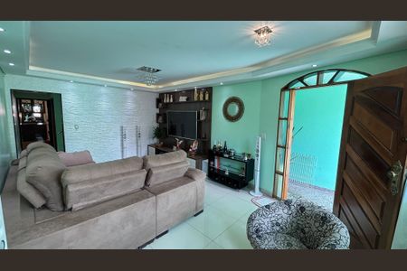 Casa à venda com 263m², 3 quartos e 8 vagasSala