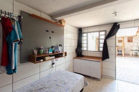 Casa à venda com 220m², 3 quartos e 3 vagas Casa à venda com 220m², 3 quartos e 3 vagasQuarto de Serviço