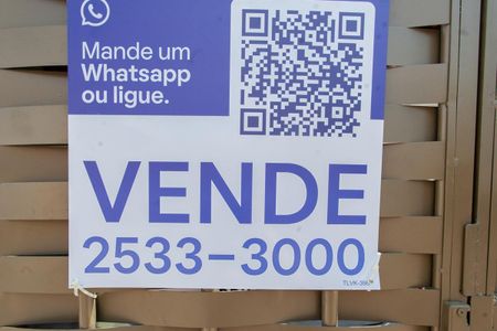 Casa à venda com 220m², 3 quartos e 3 vagas Casa à venda com 220m², 3 quartos e 3 vagasPlaquinha