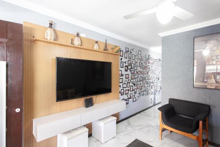 Sala de casa à venda com 3 quartos, 220m² em São João Batista, Belo Horizonte