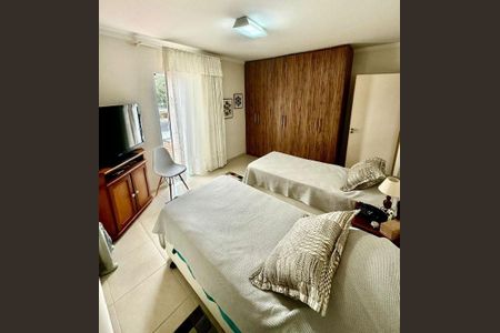 Casa à venda com 2 quartos, 126m² em Bosque da Saúde, São Paulo