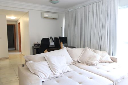 Sala de apartamento para alugar com 3 quartos, 120m² em Vila Maria Jose, Goiânia