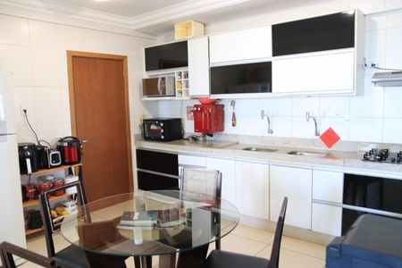 Apartamento para alugar com 120m², 3 quartos e 2 vagasCozinha