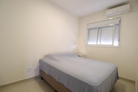 Quarto 1 de apartamento para alugar com 2 quartos, 48m² em Santa Mônica, Uberlândia