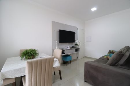 Sala de apartamento para alugar com 2 quartos, 48m² em Santa Mônica, Uberlândia