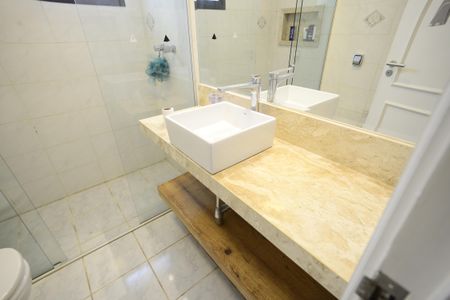 Apartamento para alugar com 188m², 4 quartos e 3 vagasBanheiro Social