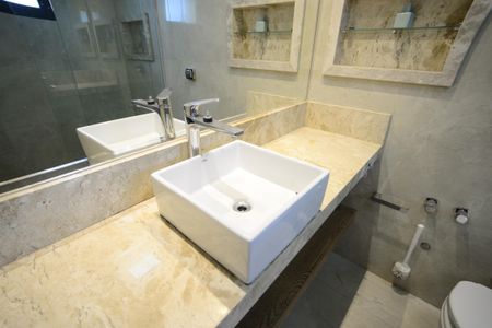 Apartamento para alugar com 188m², 4 quartos e 3 vagasBanheiro da Suíte 2