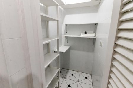 Casa de condomínio para alugar com 175m², 3 quartos e 2 vagasDespensa