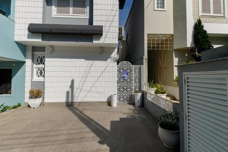 Casa de condomínio para alugar com 175m², 3 quartos e 2 vagasFachada