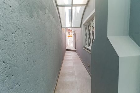 Casa de condomínio para alugar com 175m², 3 quartos e 2 vagasCorredor externo