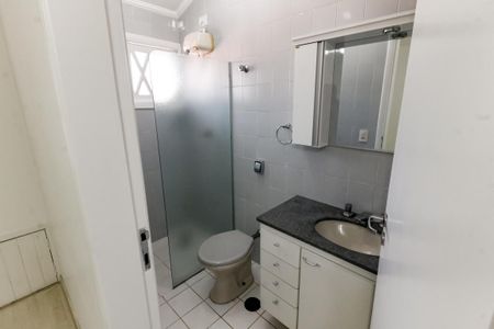 Casa de condomínio para alugar com 175m², 3 quartos e 2 vagasBanheiro da Suíte 3