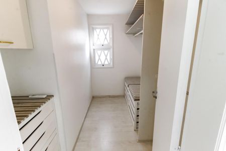 Casa de condomínio para alugar com 175m², 3 quartos e 2 vagasCloset da suíte 1