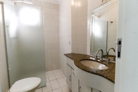 Casa de condomínio para alugar com 175m², 3 quartos e 2 vagasBanheiro da Suíte 2