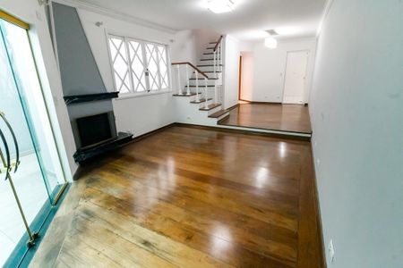 Casa de condomínio para alugar com 175m², 3 quartos e 2 vagasSala 1