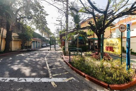 Casa de condomínio para alugar com 175m², 3 quartos e 2 vagasFachado do condomínio