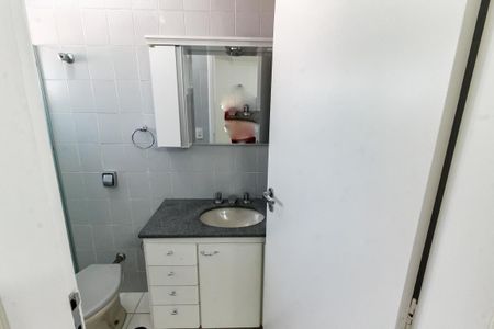 Casa de condomínio para alugar com 175m², 3 quartos e 2 vagasBanheiro da Suíte 3