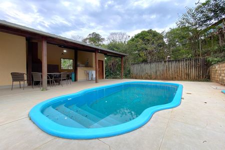 Casa de condomínio à venda com 200m², 3 quartos e 4 vagas Casa de condomínio à venda com 200m², 3 quartos e 4 vagasPiscina
