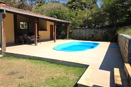 Casa de condomínio à venda com 200m², 3 quartos e 4 vagas Casa de condomínio à venda com 200m², 3 quartos e 4 vagasPiscina