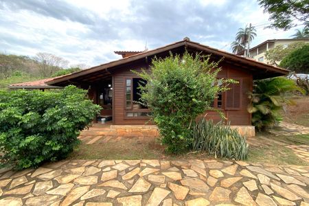 Casa de condomínio à venda com 200m², 3 quartos e 4 vagas Casa de condomínio à venda com 200m², 3 quartos e 4 vagasVaranda frente