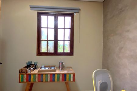 Casa de condomínio à venda com 200m², 3 quartos e 4 vagas Casa de condomínio à venda com 200m², 3 quartos e 4 vagasEscritório