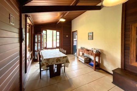 Casa de condomínio à venda com 200m², 3 quartos e 4 vagas Casa de condomínio à venda com 200m², 3 quartos e 4 vagasSala de Jantar