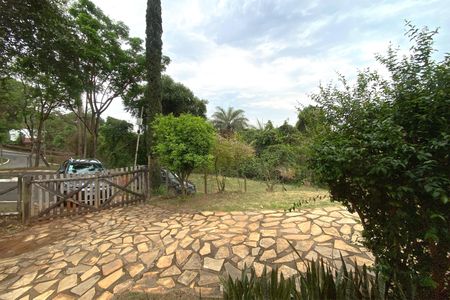 Casa de condomínio à venda com 200m², 3 quartos e 4 vagas