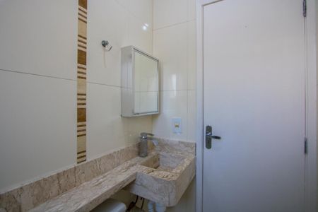 Apartamento à venda com 106m², 2 quartos e 2 vagasBanheiro do quarto 1