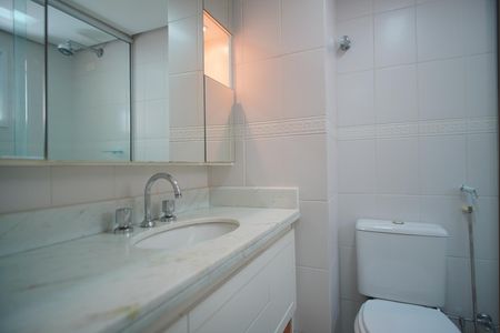 Apartamento à venda com 65m², 1 quarto e 2 vagasBanheiro da Suíte